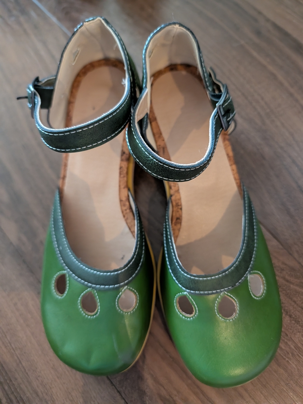 Mary Jane Cutout Ankle Buckle Strap Block Heel Sandals | Size 38 (7) | Green - Picture 3 of 15